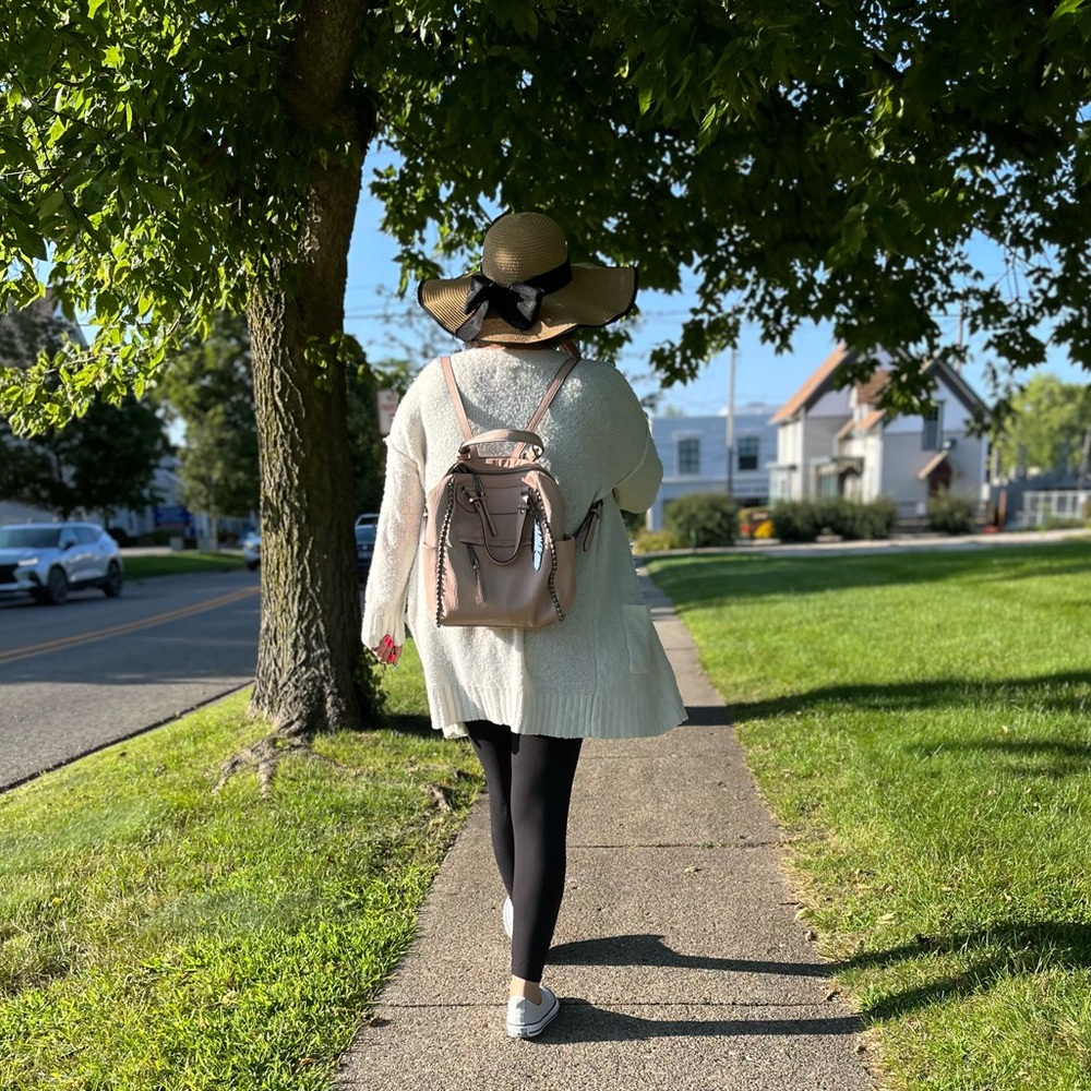 Meet Your Posher, Shawnie - Picture 4 of 8